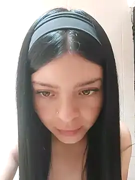 LunaJacobs online show from May 6, 6:34 pm