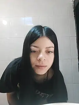 Snapshot of LunaJacobs chatting on October 26, 3:01 pm LunaJacobs online show from October 26, 3:01 pm