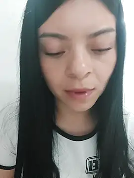 LunaJacobs online show from April 3, 9:10 pm