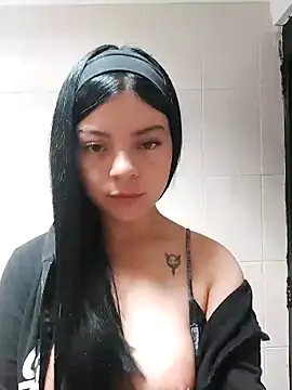 LunaJacobs online show from May 4, 2:20 pm
