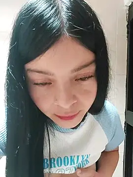 LunaJacobs online show from May 2, 6:02 pm