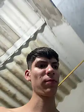 Snapshot of Luck__090 chatting on February 27, 3:07 am Luck 090 online show from February 27, 3:07 am