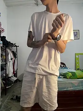 Luck  090 online show from April 16, 9:39 pm