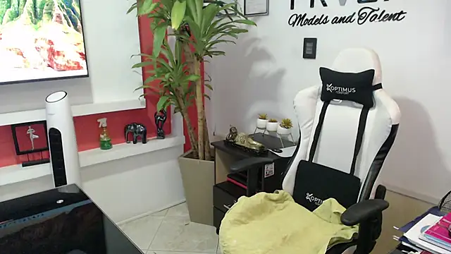 emily rz1 online show from February 10, 6:51 pm