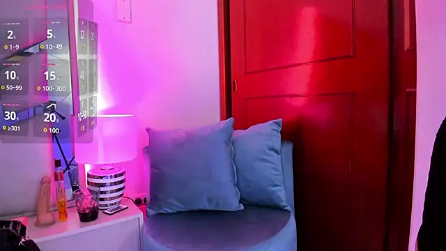 Snapshot of _valeria_saenz_ chatting on October 24, 3:38 am valeria saenz online show from October 24, 3:38 am