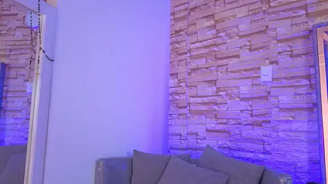 Snapshot of _valeria_saenz_ chatting on February 7, 8:50 pm valeria saenz online show from February 7, 8:50 pm