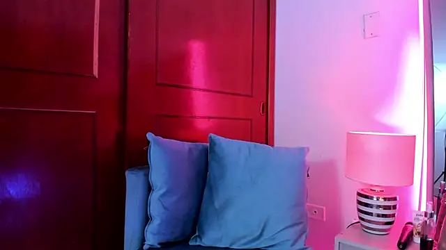 Snapshot of _valeria_saenz_ chatting on November 16, 3:22 am valeria saenz online show from November 16, 3:22 am