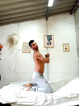 Snapshot of AlphaAlterX chatting on October 1, 11:36 am AlphaAlterX online show from October 1, 11:36 am