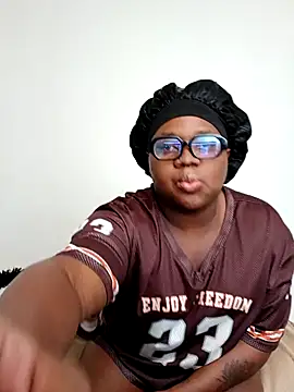 Gyminae online show from November 18, 12:30 pm