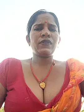 Snapshot of Hot_Seema83 chatting on September 29, 11:16 am Hot Seema83 online show from September 29, 11:16 am