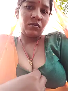 Snapshot of Hot_Seema83 chatting on October 14, 11:44 am Hot Seema83 online show from October 14, 11:44 am