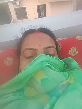 Snapshot of Hot_Seema83 chatting on June 10, 12:23 am Hot Seema83 online show from June 10, 12:23 am