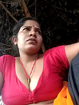 Snapshot of Hot_Seema83 chatting on September 30, 3:34 am Hot Seema83 online show from September 30, 3:34 am