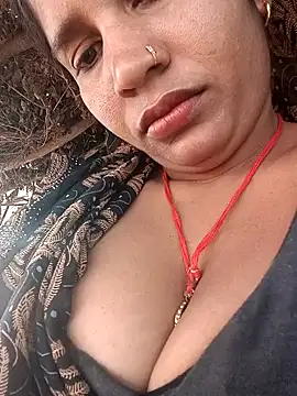 Snapshot of Hot_Seema83 chatting on November 7, 6:18 am Hot Seema83 online show from November 7, 6:18 am