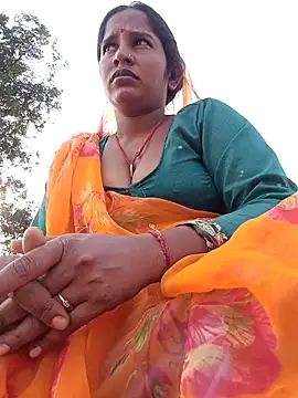 Snapshot of Hot_Seema83 chatting on October 16, 10:34 am Hot Seema83 online show from October 16, 10:34 am