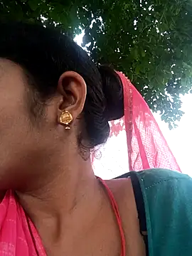 Snapshot of Hot_Seema83 chatting on October 6, 6:36 am Hot Seema83 online show from October 6, 6:36 am