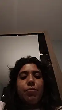 Maricamposs online show from April 1, 1:30 am