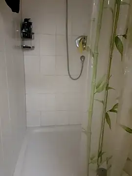 Snapshot of spermaspritzerr chatting on February 17, 3:59 am spermaspritzerr online show from February 17, 3:59 am