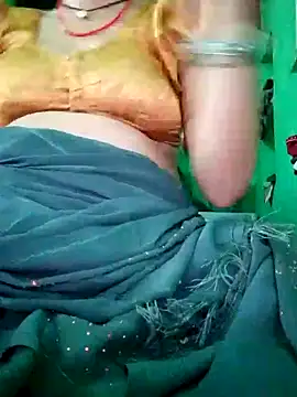 Snapshot of manish_hot473 chatting on September 10, 8:02 am manish hot473 online show from September 10, 8:02 am