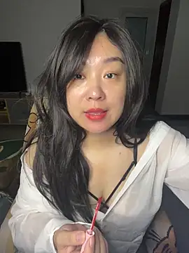 Snapshot of amam33 chatting on September 9, 10:47 am amam33 online show from September 9, 10:47 am