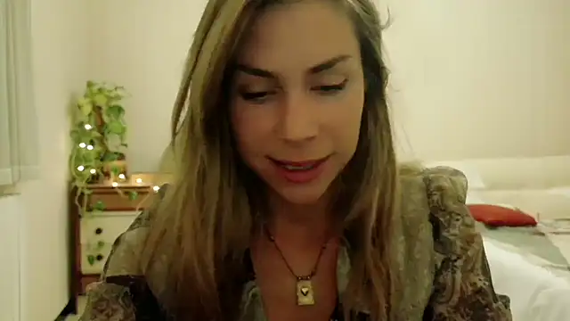 Snapshot of wonderalice31 chatting on September 30, 6:58 pm wonderalice31 online show from September 30, 6:58 pm