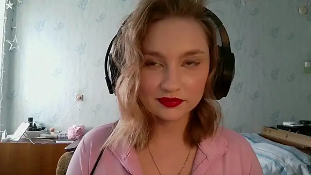 pr In cess  online show from April 8, 1:34 pm