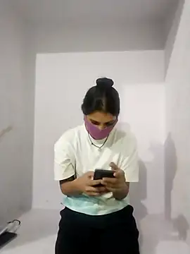 Snapshot of Student_girl2 chatting on October 27, 1:17 am Student girl2 online show from October 27, 1:17 am