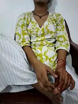 Snapshot of Student_girl2 chatting on October 3, 5:53 am Student girl2 online show from October 3, 5:53 am