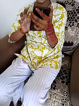 Snapshot of Student_girl2 chatting on September 23, 4:41 am Student girl2 online show from September 23, 4:41 am