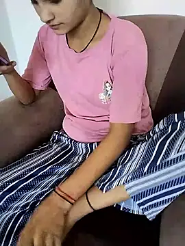 Snapshot of Student_girl2 chatting on October 5, 7:54 am Student girl2 online show from October 5, 7:54 am