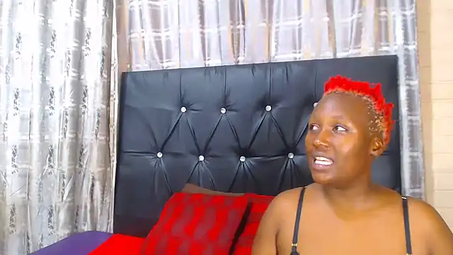 Snapshot of BeverlyQueen14 chatting on September 24, 8:10 am BeverlyQueen14 online show from September 24, 8:10 am