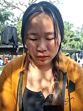 Snapshot of ALIENHR38 chatting on November 23, 1:48 am ALIENHR38 online show from November 23, 1:48 am