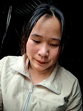 Snapshot of ALIENHR38 chatting on November 17, 1:20 am ALIENHR38 online show from November 17, 1:20 am