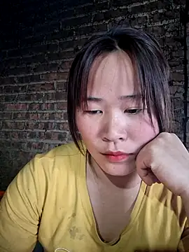 Snapshot of ALIENHR38 chatting on February 1, 5:38 am ALIENHR38 online show from February 1, 5:38 am