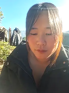 Snapshot of ALIENHR38 chatting on November 29, 7:41 am ALIENHR38 online show from November 29, 7:41 am