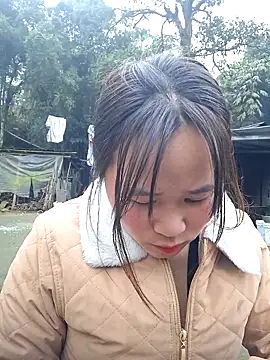 Snapshot of ALIENHR38 chatting on January 16, 1:20 am ALIENHR38 online show from January 16, 1:20 am