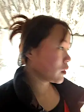 Snapshot of ALIENHR38 chatting on December 22, 1:39 am ALIENHR38 online show from December 22, 1:39 am