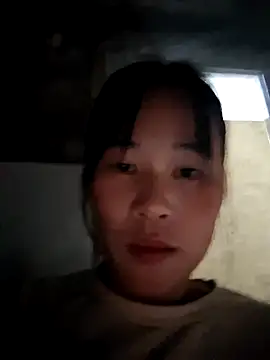 Snapshot of ALIENHR38 chatting on October 8, 1:23 pm ALIENHR38 online show from October 8, 1:23 pm