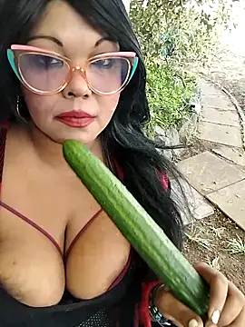 Snapshot of hemilynthomas2467 chatting on June 18, 8:46 am hemilynthomas2467 online show from June 18, 8:46 am