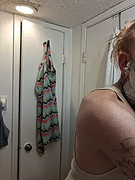 Snapshot of MRTATTWO chatting on January 13, 5:22 am MRTATTWO online show from January 13, 5:22 am