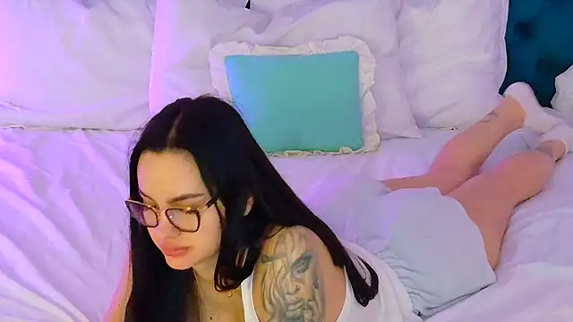 Snapshot of LexieRosse chatting on February 16, 7:07 am LexieRosse online show from February 16, 7:07 am