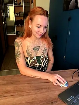 Snapshot of Amore_Mia_ chatting on October 6, 5:41 am Amore Mia online show from October 6, 5:41 am