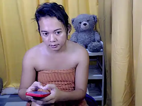 MissfrancesXxx online show from April 11, 5:48 am