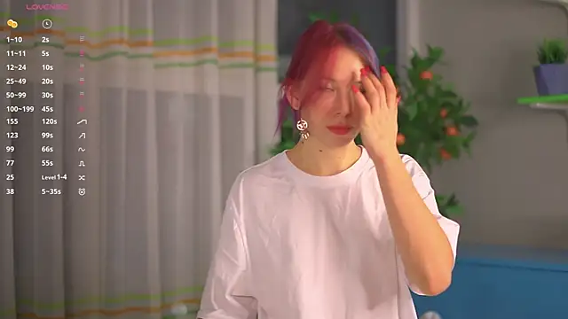 JuliannaWenger online show from November 17, 4:44 pm