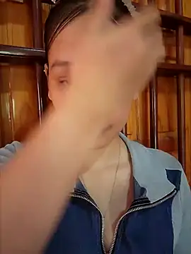 Snapshot of ChiecumBae chatting on September 19, 1:20 am ChiecumBae online show from September 19, 1:20 am