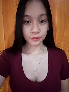 Snapshot of ChiecumBae chatting on November 11, 2:28 am ChiecumBae online show from November 11, 2:28 am