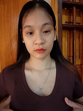 Snapshot of ChiecumBae chatting on October 17, 1:20 am ChiecumBae online show from October 17, 1:20 am