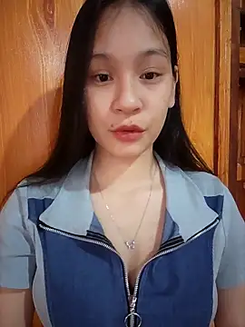 Snapshot of ChiecumBae chatting on November 18, 1:21 am ChiecumBae online show from November 18, 1:21 am