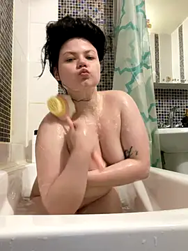 Snapshot of GoddessDarina chatting on October 21, 1:54 pm GoddessDarina online show from October 21, 1:54 pm