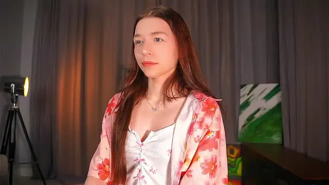 Snapshot of RoxieBolich chatting on October 5, 1:35 pm RoxieBolich online show from October 5, 1:35 pm